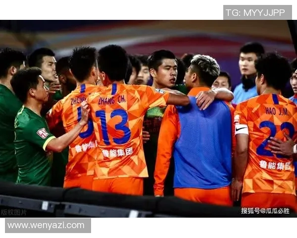 国安与鲁能比赛中争议视频引发热议球迷热议裁判判罚是否公正 国安与鲁能比赛中争议视频引发热议球迷热议裁判判罚是否公正