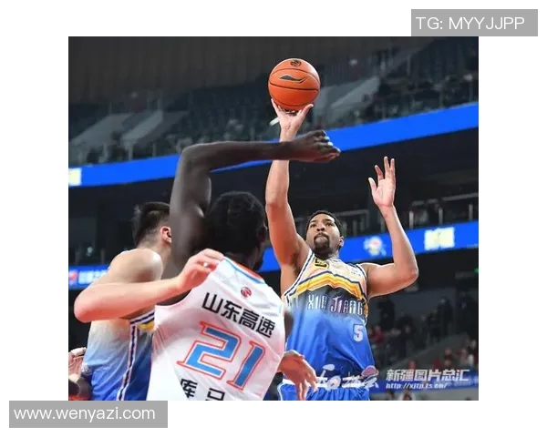 山东对阵新疆的精彩较量回顾及赛后分析