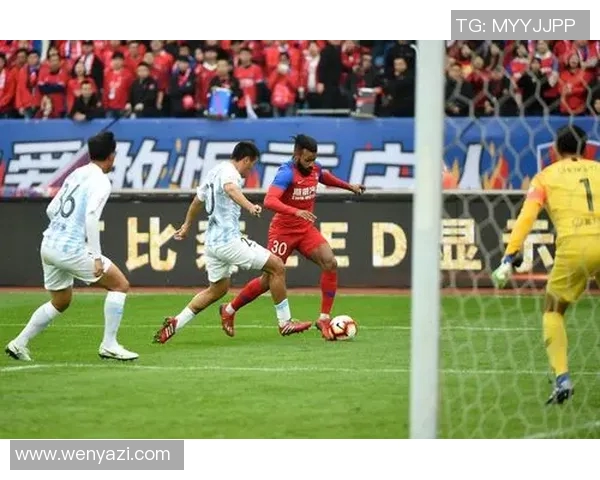 广州富力与恒大激战正酣谁能在这场德比中笑到最后