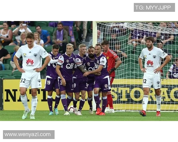 惠灵顿凤凰与珀斯光荣激战正酣比分揭晓精彩瞬间回顾