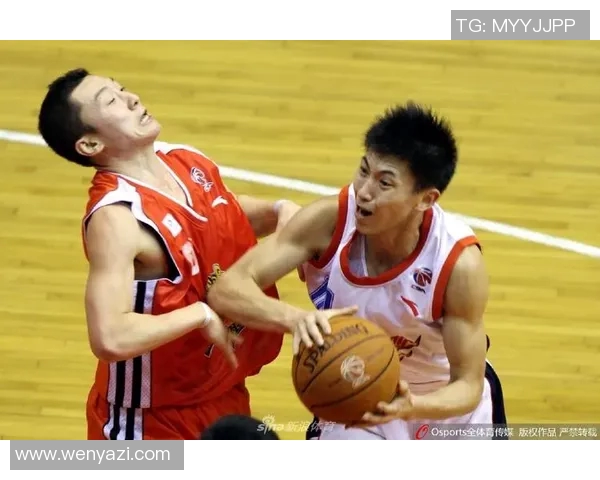 方硕的篮球之路:从青涩少年到职业球员的成长与蜕变 方硕的篮球之路:从青涩少年到职业球员的成长与蜕变