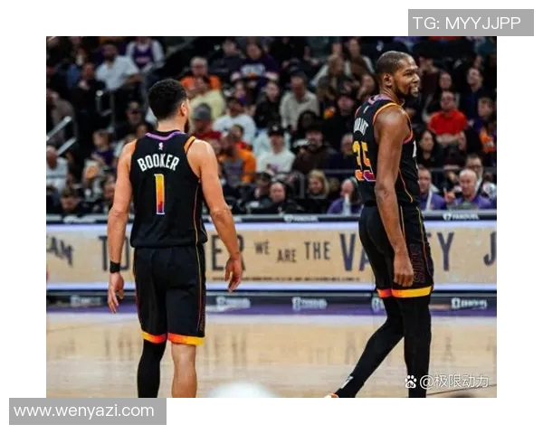 灰熊与雷霆季后赛第五场激战回顾球迷热情高涨的精彩瞬间