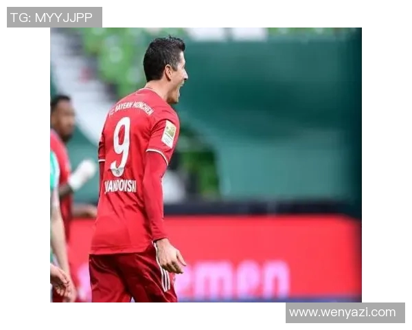 莱万状态火热欧冠赛场狂轰12球稳居射手榜首位