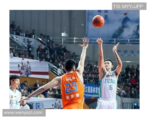 陈林坚的篮球之路：从青涩少年到职业巨星的成长历程与奋斗故事